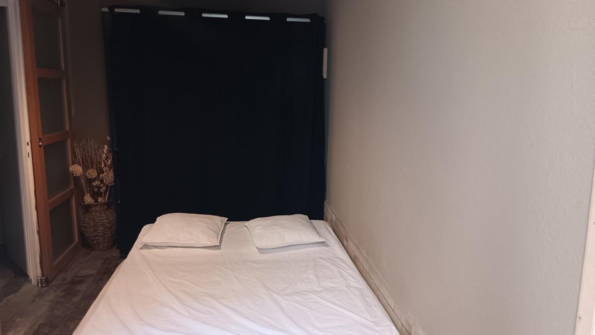 Appartement Pour 4 Personnes Dans Une Rue Tres Calme Saint-Laurent-le-Minier Exterior photo