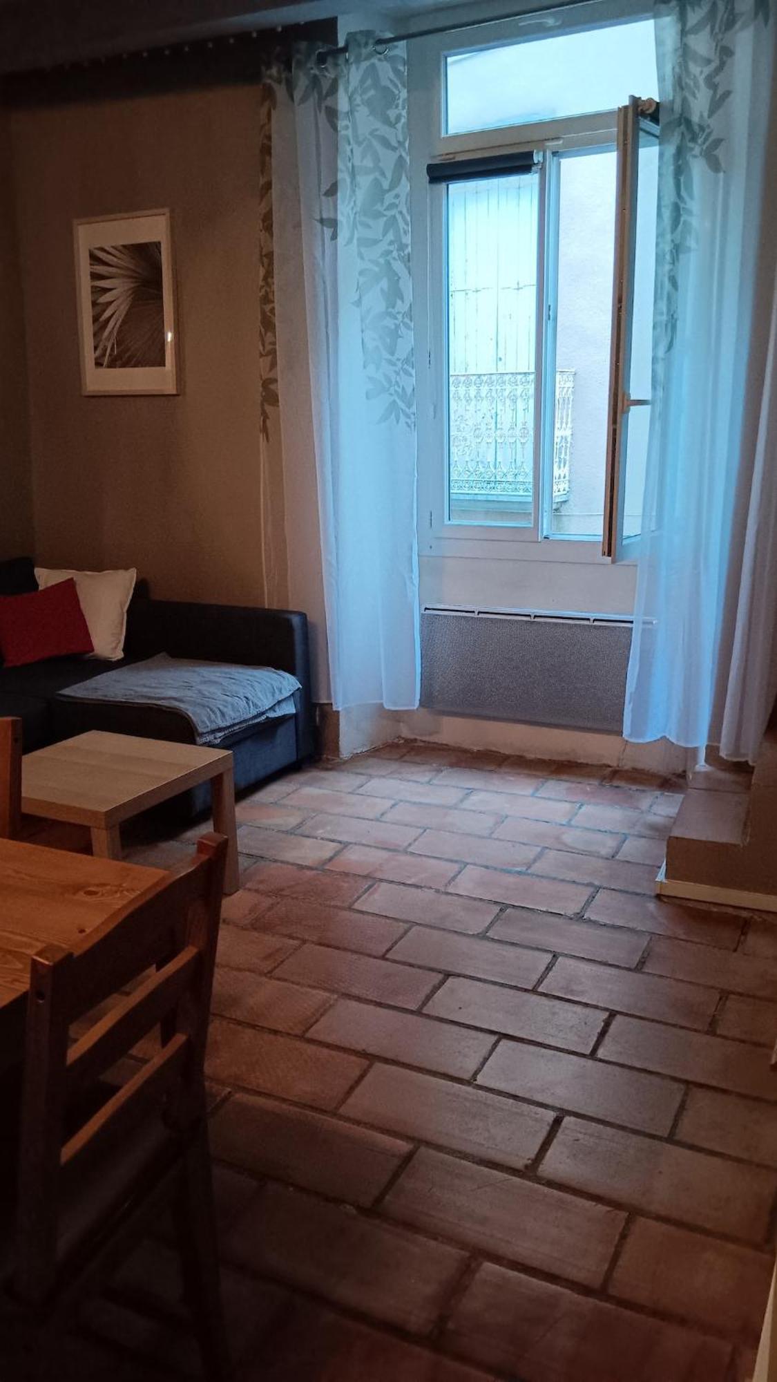 Appartement Pour 4 Personnes Dans Une Rue Tres Calme Saint-Laurent-le-Minier Exterior photo